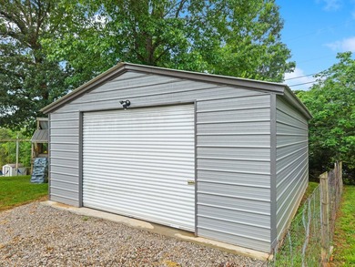 Welcome home to this spacious 4-bedroom, 2-bath ranch offering - photo 10