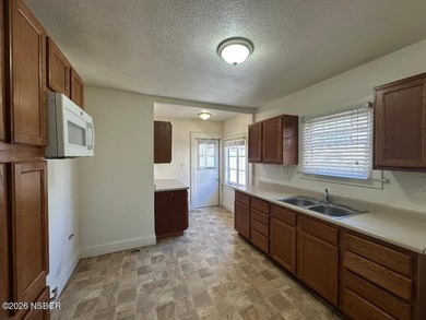 Great central down town location. Walk to shopping and schools - photo 11
