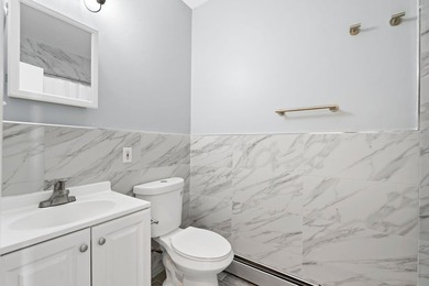 Welcome to this lovely, updated 2-bedroom, 1-bathroom condo - photo 13