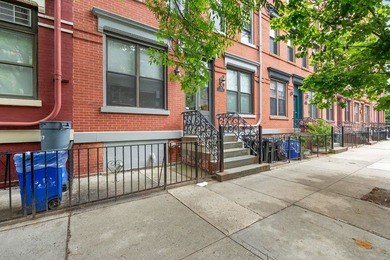 Welcome to this lovely, updated 2-bedroom, 1-bathroom condo - photo 16