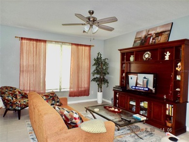 LOCATION LOCATION LOCATION!!! This is a fabulous move in ready - photo 2