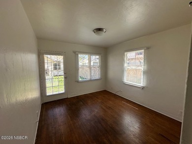 Great central down town location. Walk to shopping and schools - photo 23
