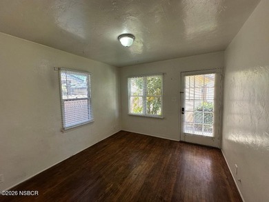 Great central down town location. Walk to shopping and schools - photo 31