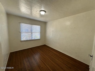 Great central down town location. Walk to shopping and schools - photo 32