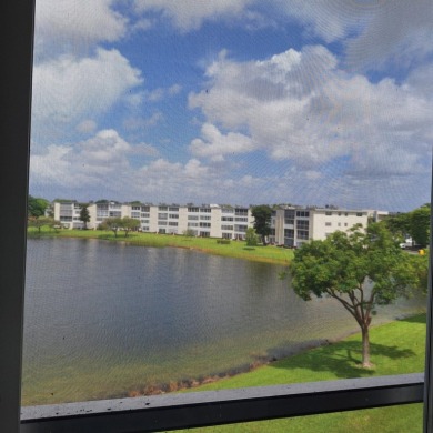 Lake Condo For Sale in Boca Raton, Florida