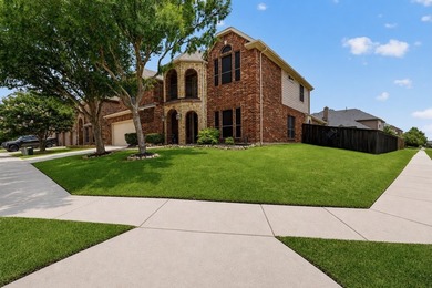 Welcome to this meticulously maintained 6-bedroom home on a - photo 2
