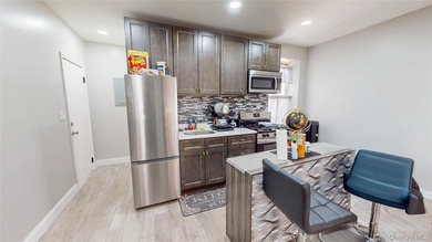 Rare Investment Opportunity - Beautiful Brick Quadruplex. This - photo 7
