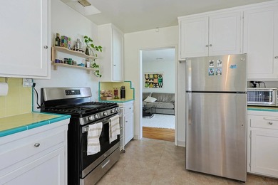 Ideal Ocean Beach/Point Loma location with outstanding - photo 4