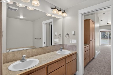 Perched on the third floor, this immaculate 2-bedroom, 2-bath - photo 20