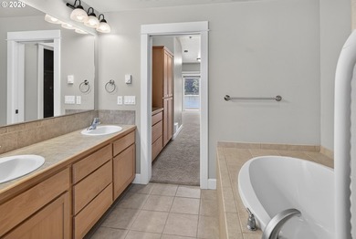 Perched on the third floor, this immaculate 2-bedroom, 2-bath - photo 21