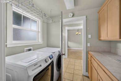 Perched on the third floor, this immaculate 2-bedroom, 2-bath - photo 34