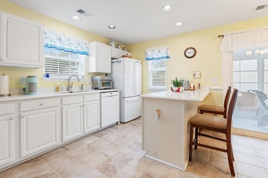 Delightful MOVE-IN READY end unit located in the highly - photo 6