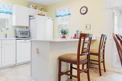 Delightful MOVE-IN READY end unit located in the highly - photo 9