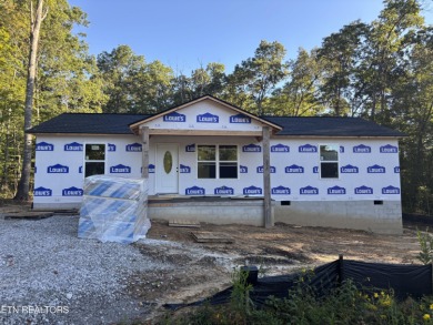 Lake Home Sale Pending in Crossville, Tennessee