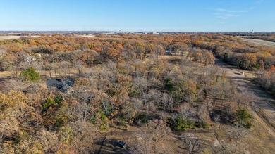 Presented by Harrill Construction, this well-designed custom - photo 17