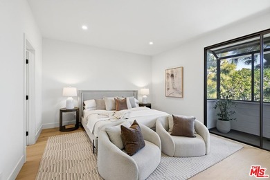 Extensively renovated, top-floor penthouse offering 2 bedrooms - photo 22