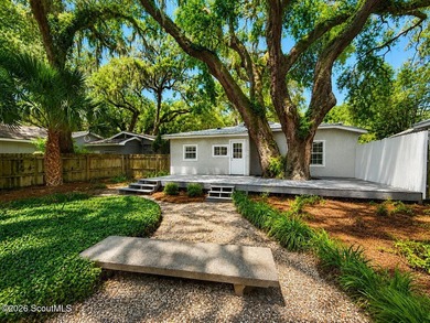 Welcome to this charming 1945 bungalow cottage located in the - photo 22