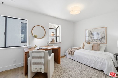 Extensively renovated, top-floor penthouse offering 2 bedrooms - photo 29