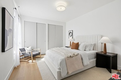 Extensively renovated, top-floor penthouse offering 2 bedrooms - photo 31