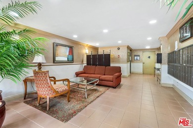 Extensively renovated, top-floor penthouse offering 2 bedrooms - photo 38