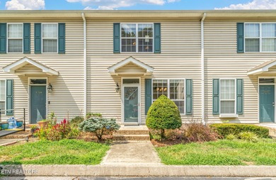 Fort Loudoun Lake Home For Sale in Knoxville Tennessee