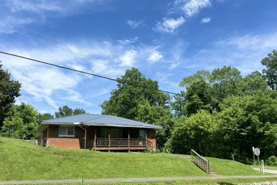 Lake Cumberland Home For Sale in Jamestown Kentucky