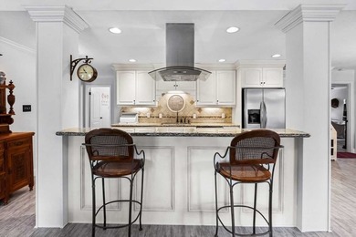 Ladies and Gentleman! This property has amenities for the both - photo 7