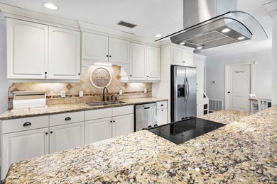 Ladies and Gentleman! This property has amenities for the both - photo 8
