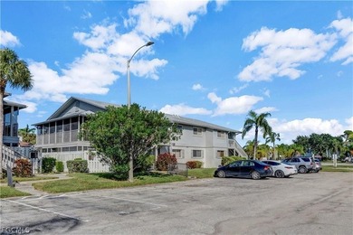 Welcome to Foxmoor Condominium! this 2/2 Condo is TURNKEY & - photo 4