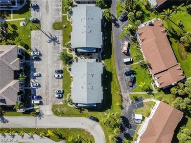 Welcome to Foxmoor Condominium! this 2/2 Condo is TURNKEY & - photo 5