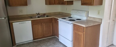 Investment opportunity in the heart of North Charleston! This - photo 2