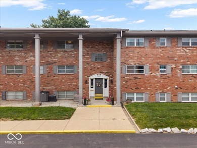 Unicorn Alert!!! HUGE 4 bedroom condo!!!! Discover a harmonious - photo 1