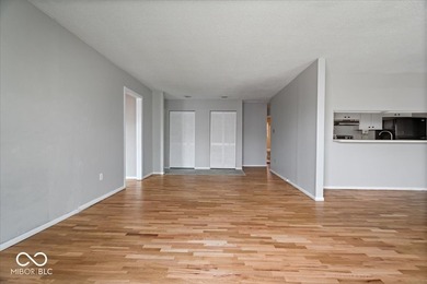 Unicorn Alert!!! HUGE 4 bedroom condo!!!! Discover a harmonious - photo 4
