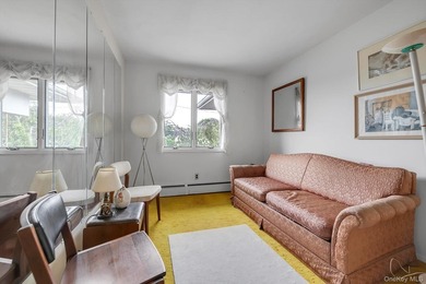 Great Opportunity to Own a Spacious 6 Bedroom, 3 Bath Hi Ranch - photo 8