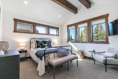 Fairway Views. Mountain Luxury. Move-In Ready. Perfectly - photo 11