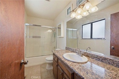 Comfort, Ease, and Spaciousness on Maple Leaf Court. Single - photo 14