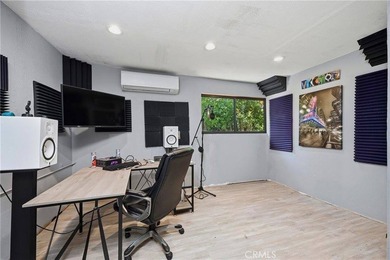 Comfort, Ease, and Spaciousness on Maple Leaf Court. Single - photo 15