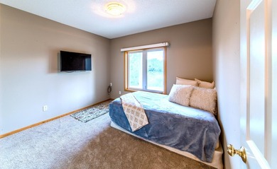 Rare end unit with charming views from every room. Private Cul - photo 19