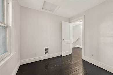 NEW TEAR OFF ROOF '26 & UPDATED KITCHEN. This 916 SF Colonial - photo 20