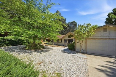 Comfort, Ease, and Spaciousness on Maple Leaf Court. Single - photo 24
