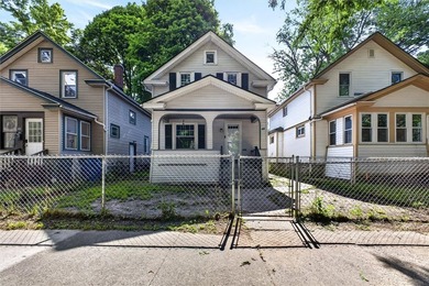 NEW TEAR OFF ROOF '26 & UPDATED KITCHEN. This 916 SF Colonial - photo 26