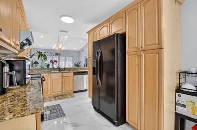 Welcome to this charming 3-bedroom, 2-bathroom, 1-car garage - photo 11