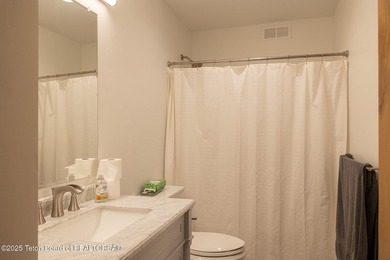 This exceptional, well-maintained W Jackson triplex is a rare - photo 11
