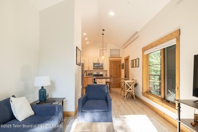 This exceptional, well-maintained W Jackson triplex is a rare - photo 16