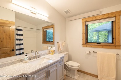 This exceptional, well-maintained W Jackson triplex is a rare - photo 18