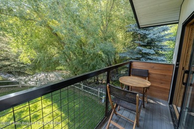 This exceptional, well-maintained W Jackson triplex is a rare - photo 20