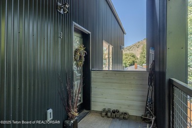 This exceptional, well-maintained W Jackson triplex is a rare - photo 21