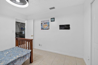 Welcome to this charming 3-bedroom, 2-bathroom, 1-car garage - photo 27