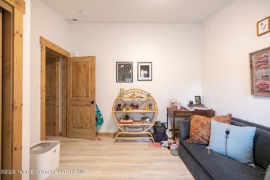 This exceptional, well-maintained W Jackson triplex is a rare - photo 28