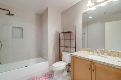 Welcome to Diamond Terrace, where Downtown San Diego is your - photo 8